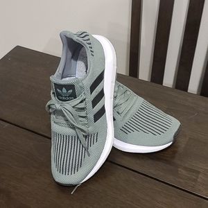 Adidas swift run
